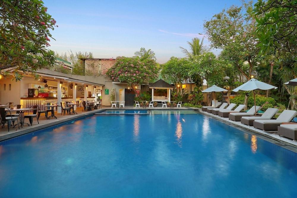 Sagara Villas And Suites Sanur By Ahm Luaran gambar The swimming pool at the hotel