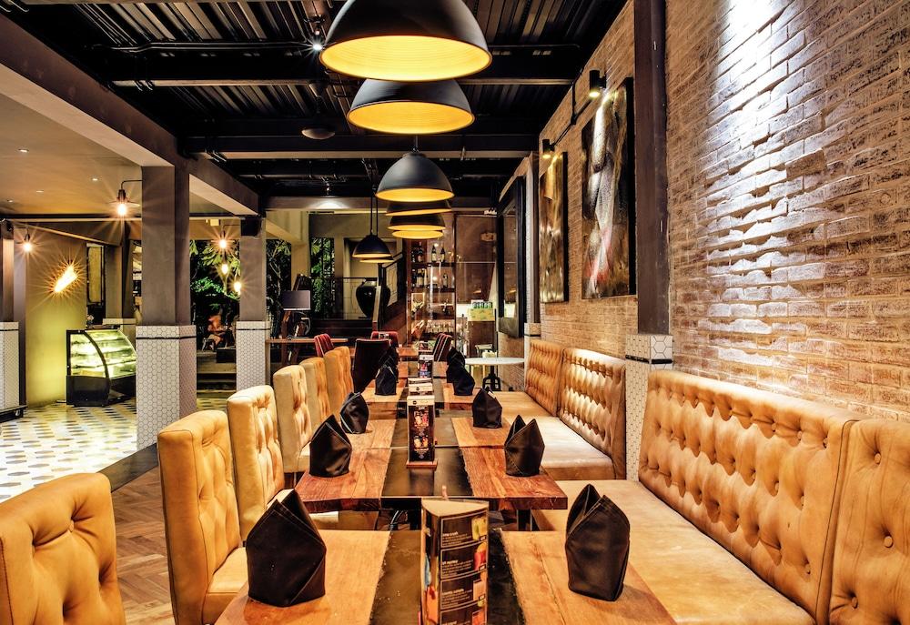 Sagara Villas And Suites Sanur By Ahm Luaran gambar The interior of the restaurant
