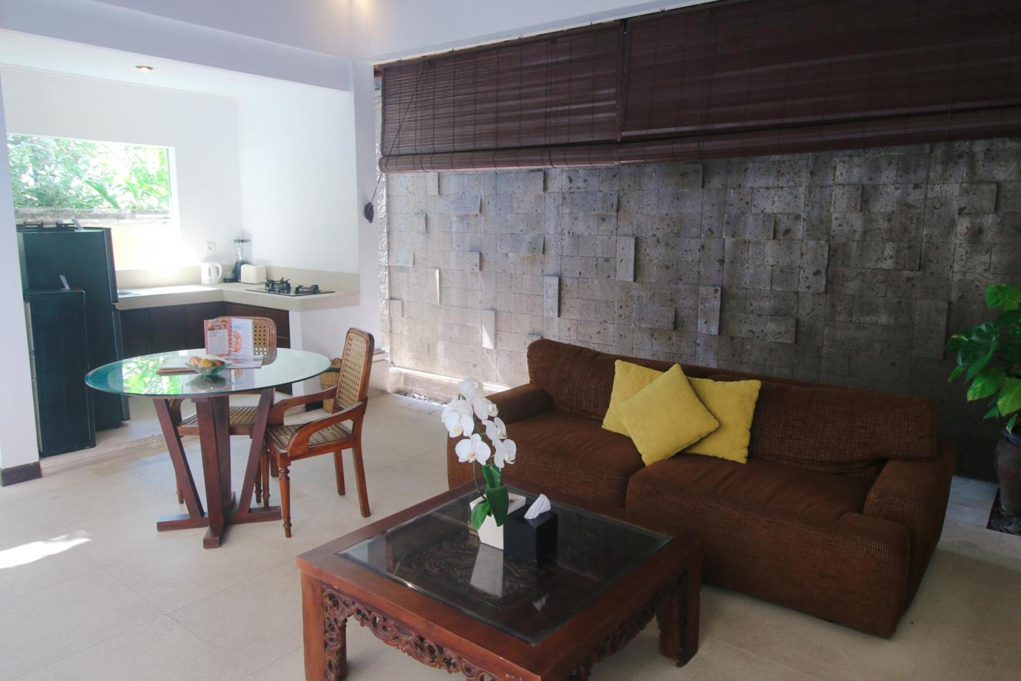 Sagara Villas And Suites Sanur By Ahm Luaran gambar A living room in a villa